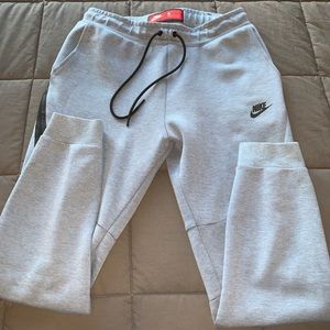 Nike Tech Joggers